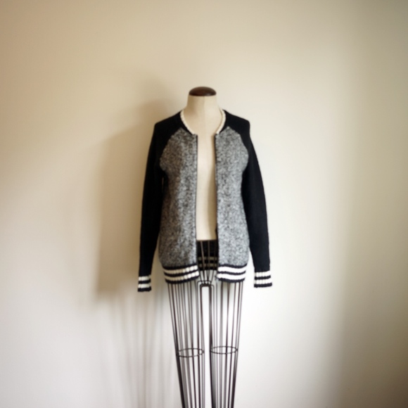 American Eagle Outfitters Sweaters - American Eagle Zipped Up Sweater